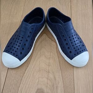 Native Kids Shoes in Navy and White